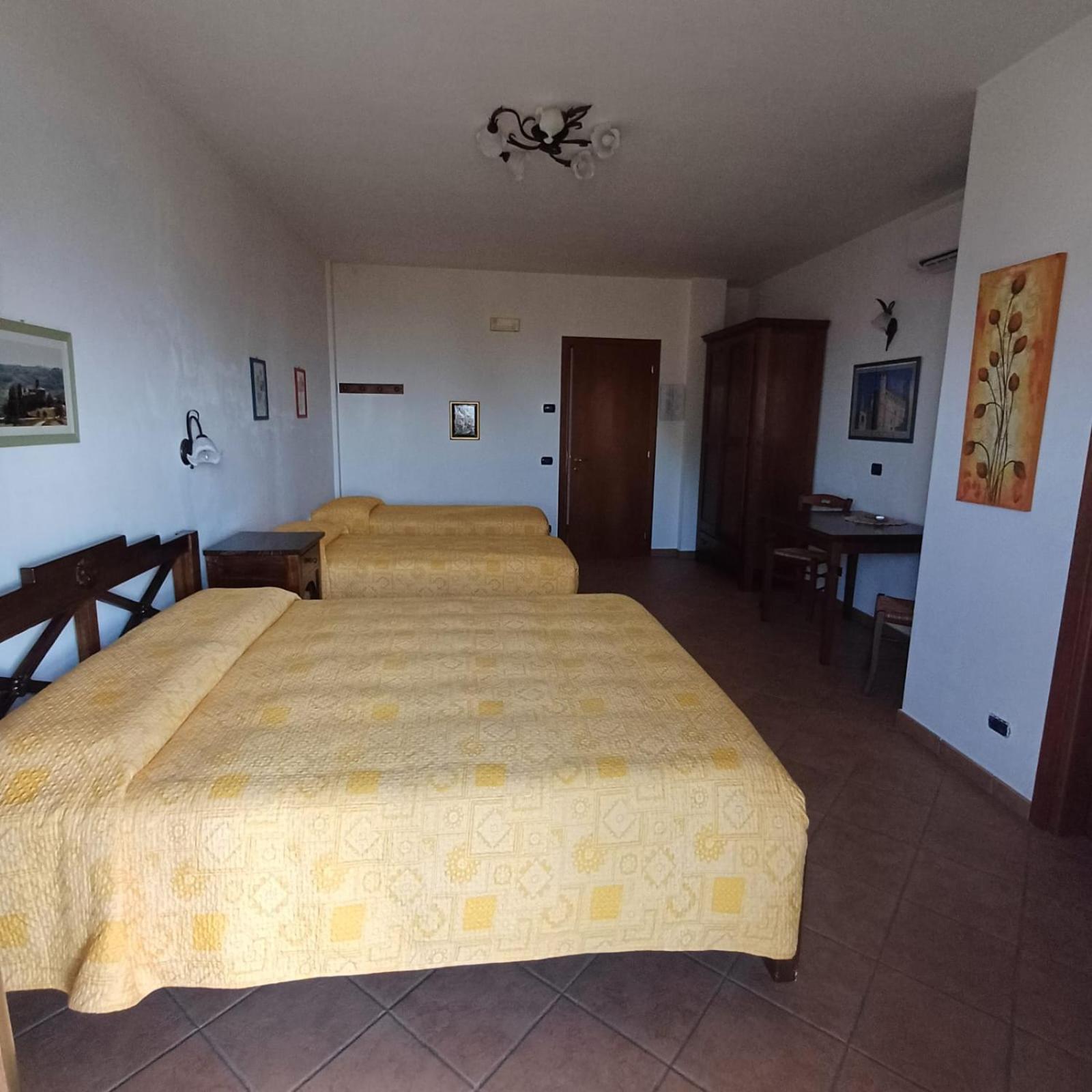 Agriturismo Le Viole Бароло Екстер'єр фото