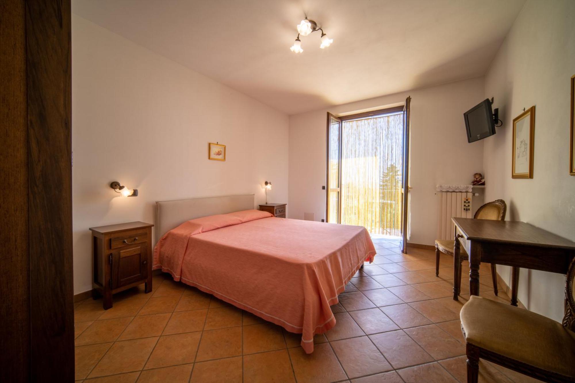 Agriturismo Le Viole Бароло Екстер'єр фото